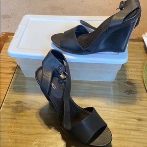 Nine West Black Wedge